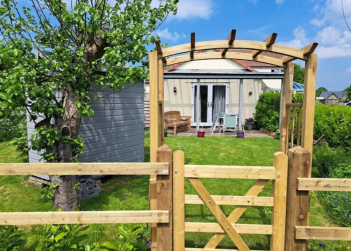 Apple Tree Corner Apartment